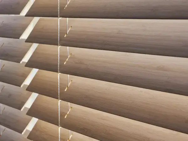 Raamdecoratie in naturel 3